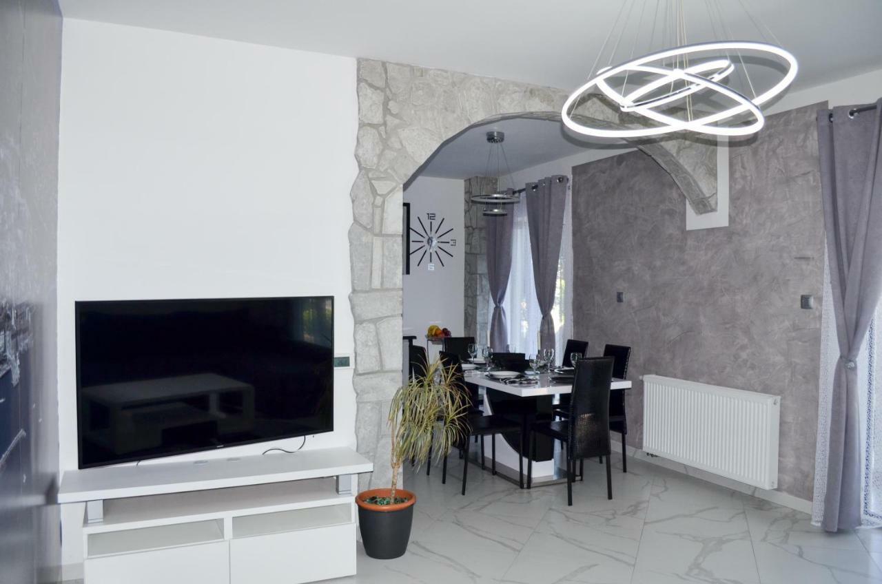 Tj Apartment Krk Town Buitenkant foto